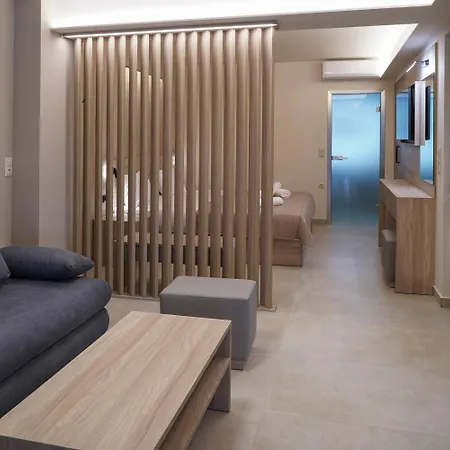 Nepheli And * Paralía