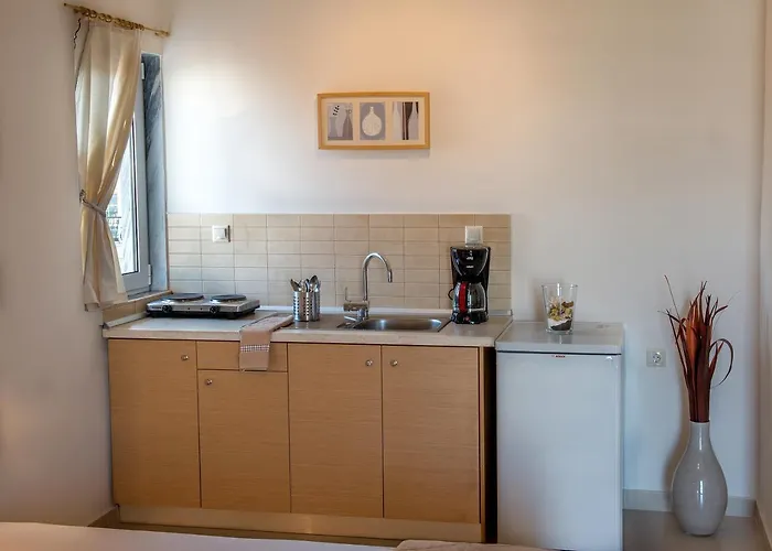 Nepheli And Apartament *
