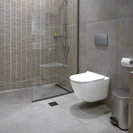 Nepheli And Apartament Paralía