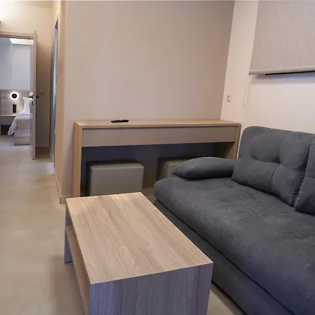 Apartament Nepheli And Paralía