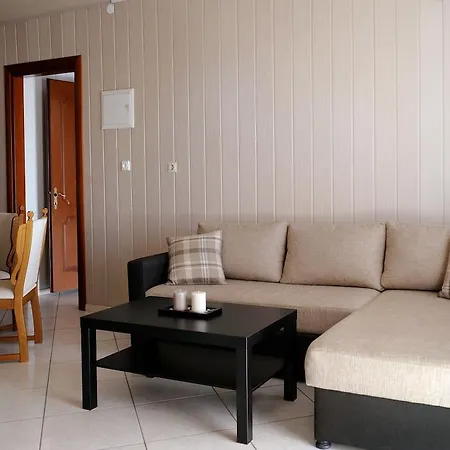 Nepheli And Apartament *