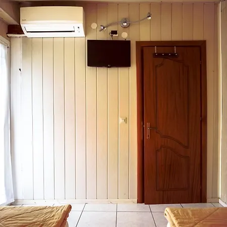 Nepheli And Paralía