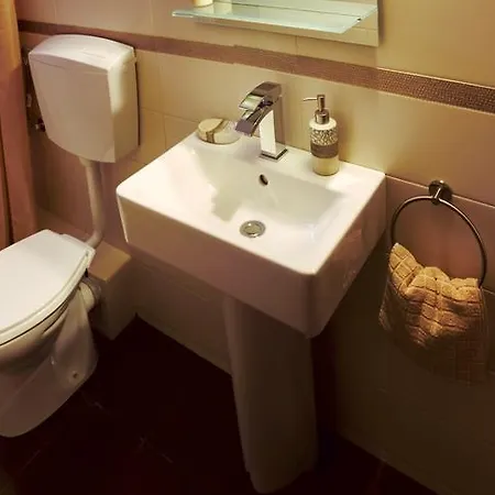 Nepheli And Paralía