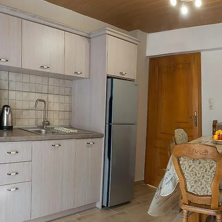 Nepheli And Apartament Paralía