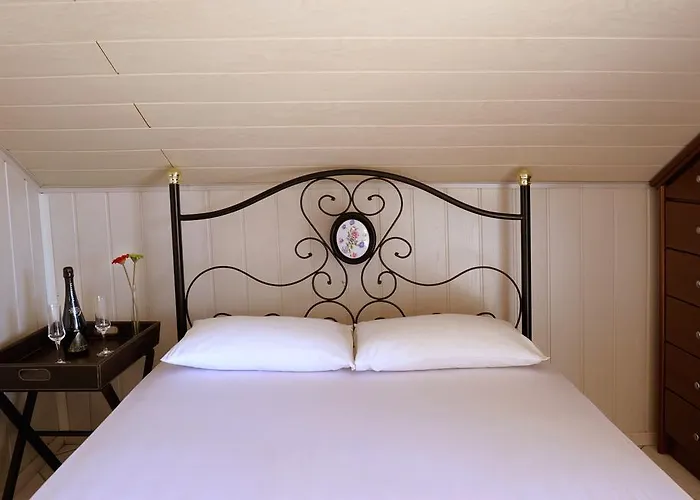 Nepheli And דירה *