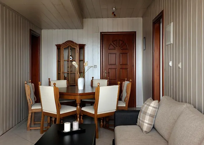 דירה Nepheli And *