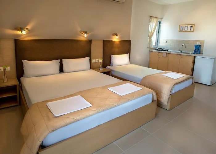 דירה Nepheli And *